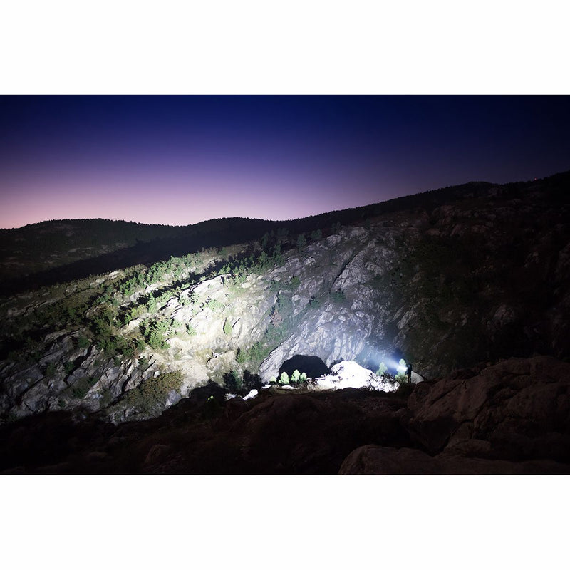 Laadige pilt galerii vaatajasse, Olight Marauder 2 Cool White Rechargeable taskulamp - 14000 LM
