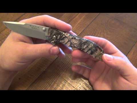 Load and play video in Gallery viewer, Folding Knife Buck Bantam BLW Mossy Oak Camo 285CMS24
